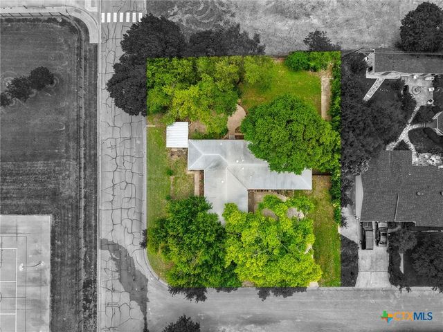 2215 N 9th Street, Temple, TX 76501