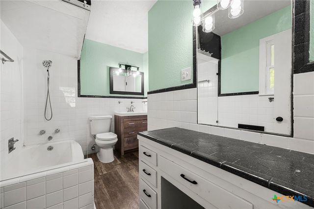 2215 N 9th Street, Temple, TX 76501