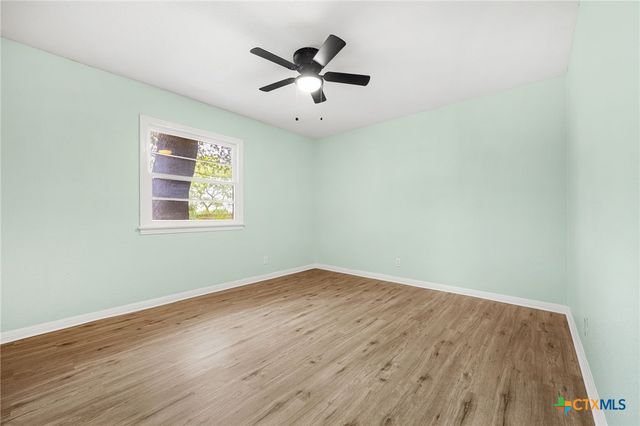 2215 N 9th Street, Temple, TX 76501