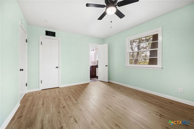 2215 N 9th Street, Temple, TX 76501