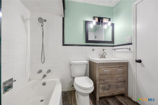 2215 N 9th Street, Temple, TX 76501