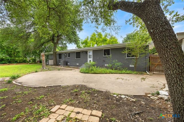 2215 N 9th Street, Temple, TX 76501