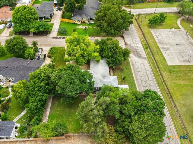 2215 N 9th Street, Temple, TX 76501