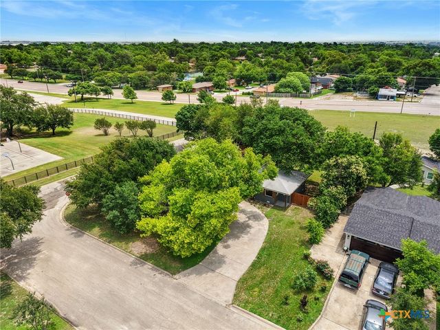 2215 N 9th Street, Temple, TX 76501