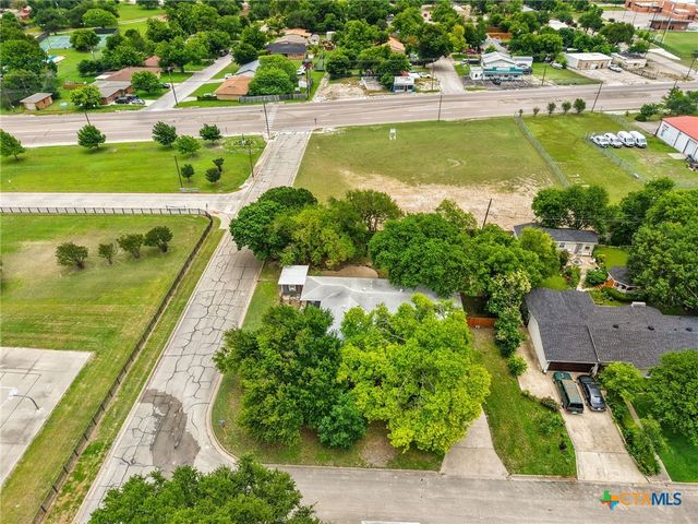 2215 N 9th Street, Temple, TX 76501