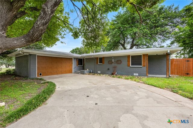 2215 N 9th Street, Temple, TX 76501