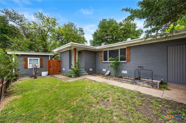 2215 N 9th Street, Temple, TX 76501