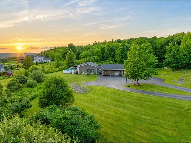 4 Sleepy Hollow Road, Essex, VT 05452