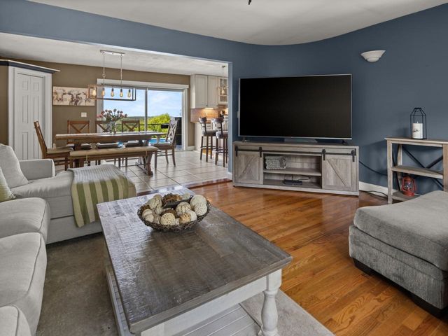 4 Sleepy Hollow Road, Essex, VT 05452