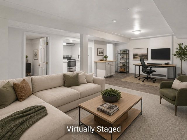 4 Sleepy Hollow Road, Essex, VT 05452