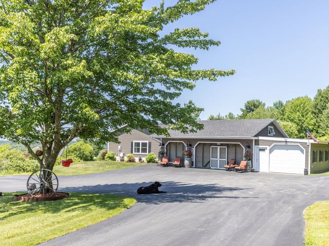 4 Sleepy Hollow Road, Essex, VT 05452