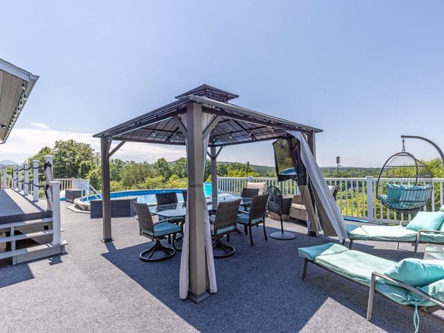 4 Sleepy Hollow Road, Essex, VT 05452