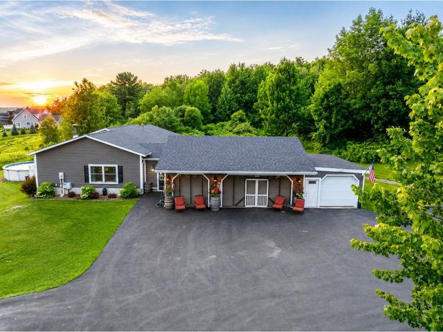4 Sleepy Hollow Road, Essex, VT 05452