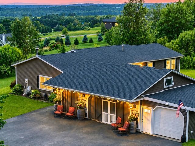 4 Sleepy Hollow Road, Essex, VT 05452