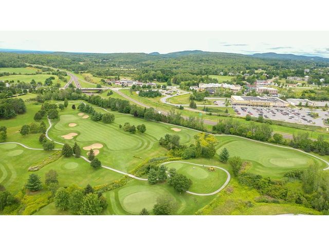 4 Sleepy Hollow Road, Essex, VT 05452