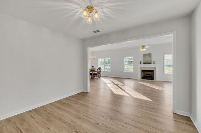 702 Forest Glen Cir, Murfreesboro, TN 37128