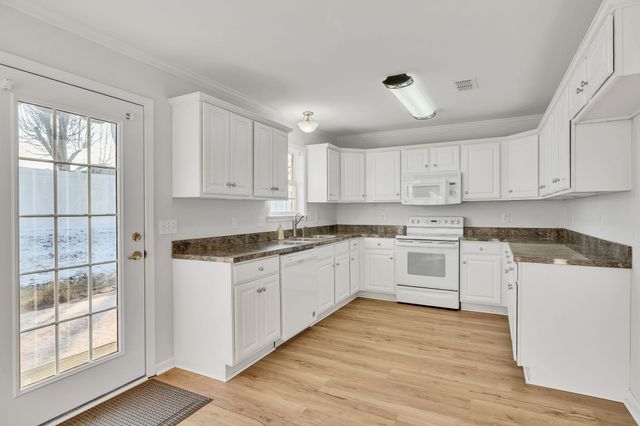 702 Forest Glen Cir, Murfreesboro, TN 37128