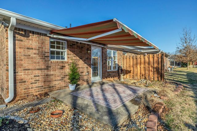 702 Forest Glen Cir, Murfreesboro, TN 37128