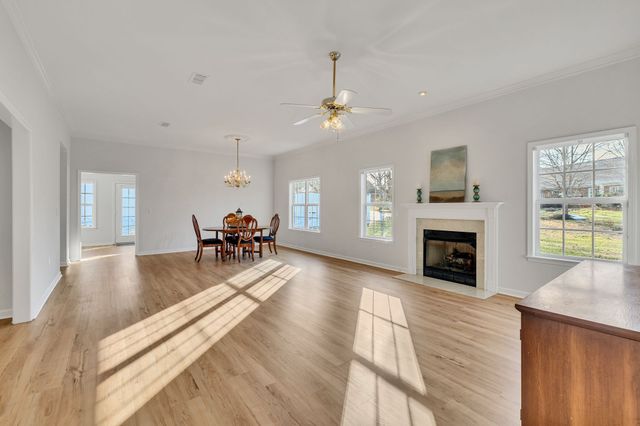 702 Forest Glen Cir, Murfreesboro, TN 37128