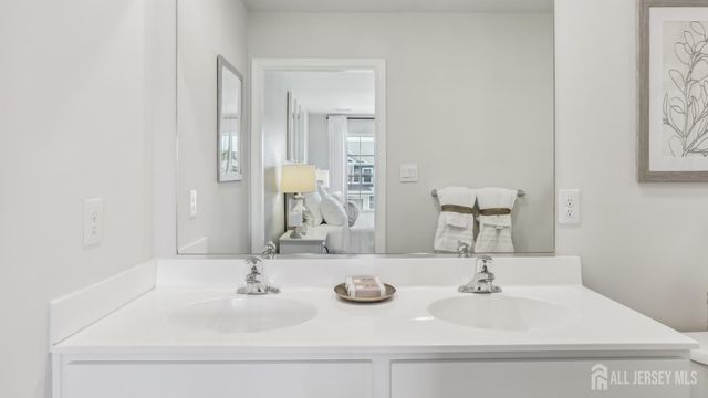 140 Coddington Oval, Sayreville, NJ 08872