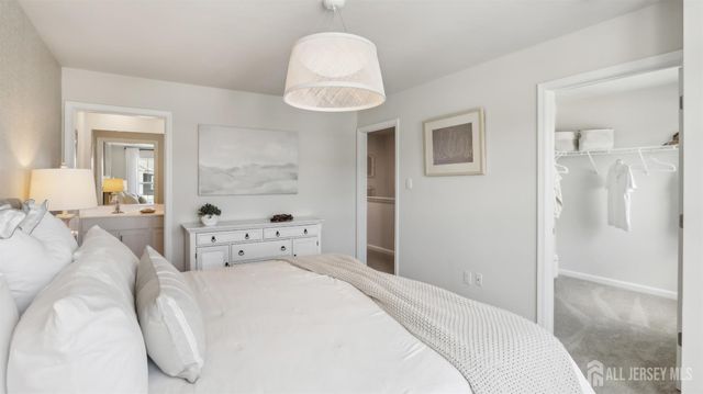 140 Coddington Oval, Sayreville, NJ 08872