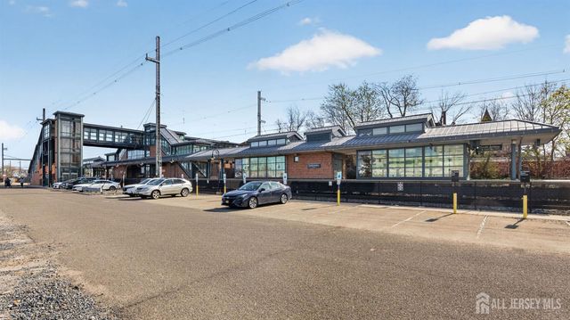 140 Coddington Oval, Sayreville, NJ 08872
