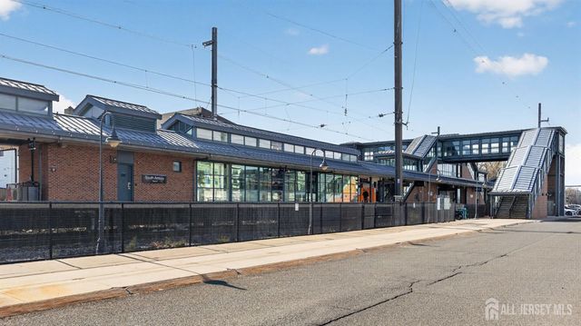 140 Coddington Oval, Sayreville, NJ 08872