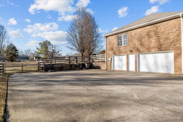 7305 Cox Run Dr, Fairview, TN 37062