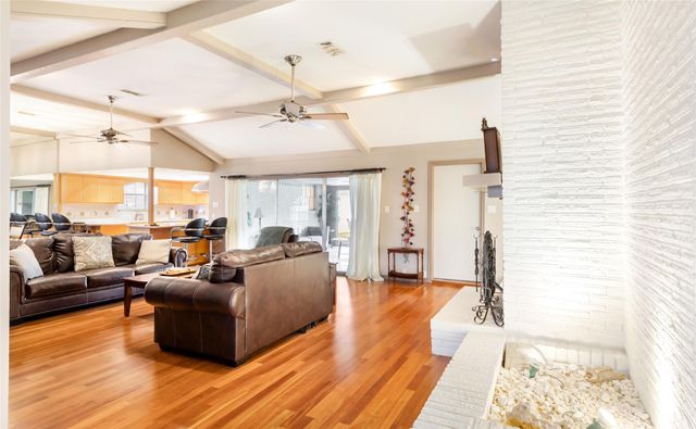 3109 Woodland Court, La Porte, TX 77571