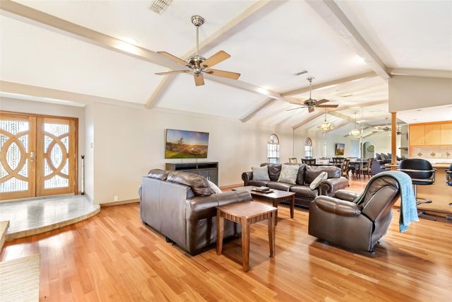 3109 Woodland Court, La Porte, TX 77571