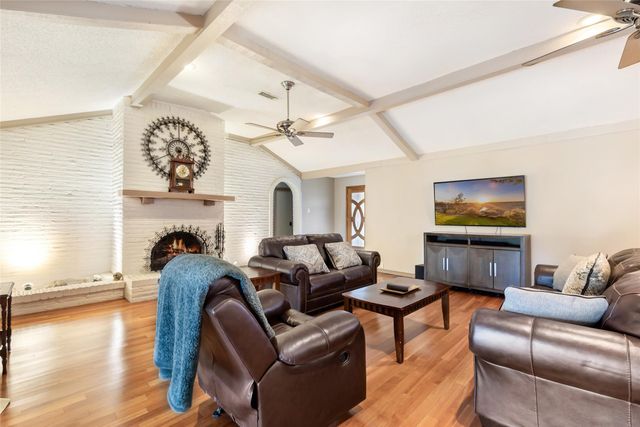 3109 Woodland Court, La Porte, TX 77571