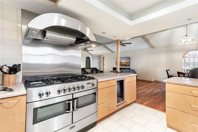 3109 Woodland Court, La Porte, TX 77571