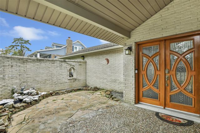 3109 Woodland Court, La Porte, TX 77571