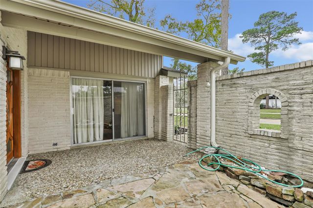 3109 Woodland Court, La Porte, TX 77571