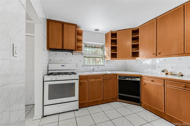 21647 Sawyer Avenue, Queens Village, NY 11427