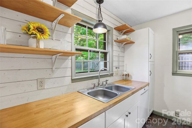 38 Nixon Terrace, Asheville, NC 28805