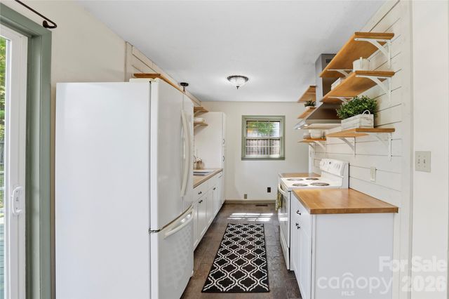 38 Nixon Terrace, Asheville, NC 28805