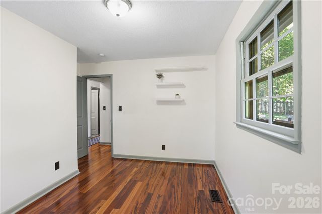 38 Nixon Terrace, Asheville, NC 28805