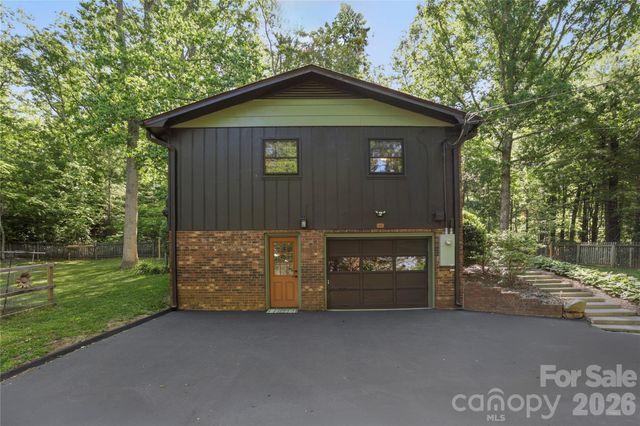 38 Nixon Terrace, Asheville, NC 28805