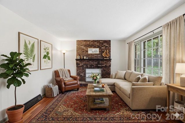 38 Nixon Terrace, Asheville, NC 28805