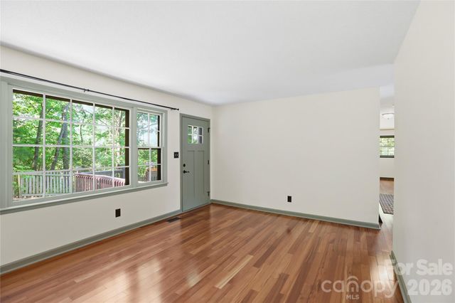 38 Nixon Terrace, Asheville, NC 28805