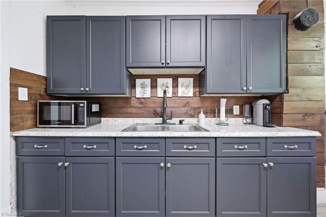 807 E Guilford Street, Thomasville, NC 27360