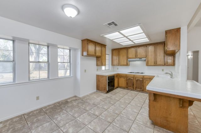 6312 N Delbert Avenue, Fresno, CA 93722