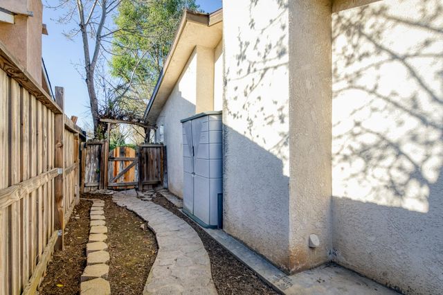 6312 N Delbert Avenue, Fresno, CA 93722