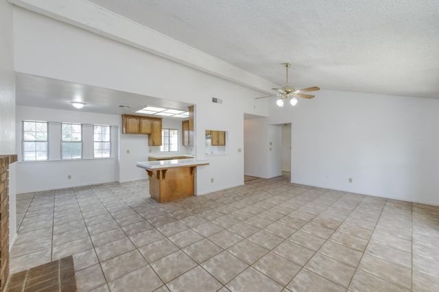 6312 N Delbert Avenue, Fresno, CA 93722