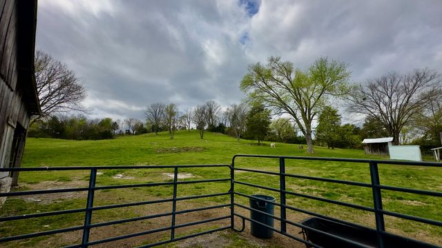 546 W Old Alexandria Rd, Watertown, TN 37184