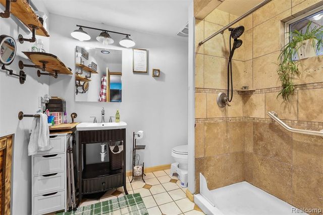 1102 Wellsville Highway, Palmyra, MI 49268