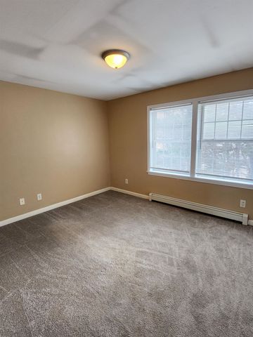 1029 S Mammoth Rd Unit 36, Manchester, NH 03109