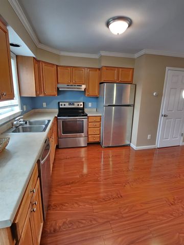 1029 S Mammoth Rd Unit 36, Manchester, NH 03109