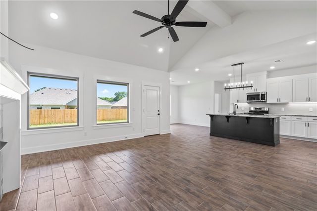 110 N Banner Avenue, Farmington, AR 72730